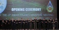 Các bộ trưởng tài chính và trưởng đoàn đại biểu tại buổi khai mạc Hội nghị bộ trưởng Tài chính ASEAN lần thứ 15. Ảnh: Reuters