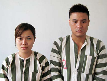 Vợ chồng “siêu” lừa Hằng – Hùng tại trại tạm giam CA Quảng Ninh.