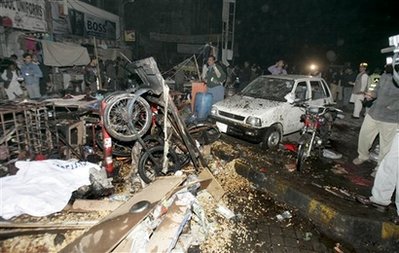 Ngổn ngang hiện trường vụ đánh bom tại Lahore.Ngổn ngang hiện trường vụ đánh bom tại Lahore.